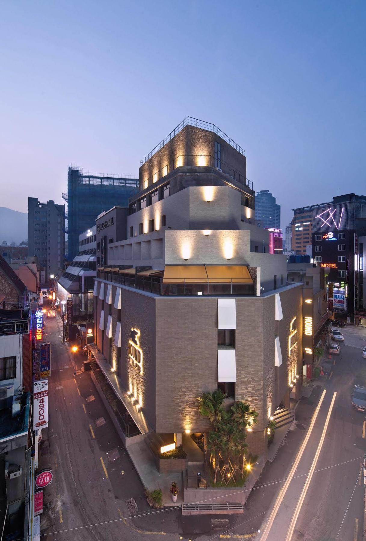Seomyeon Hound Hotel 1St Street Пусан Екстер'єр фото